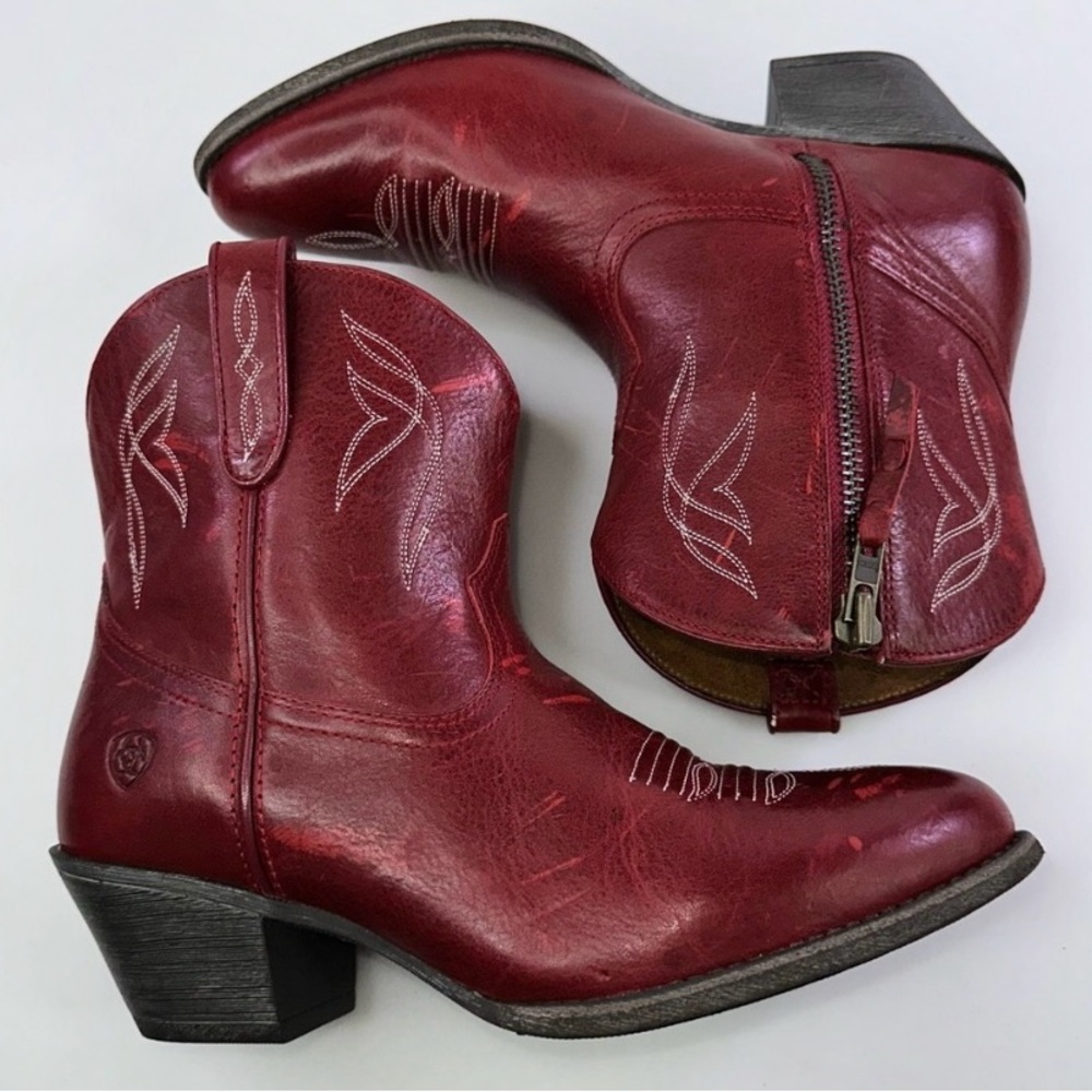 Ariat Women's Darlin 10017324 Red Leather
Ankle Booties - Size 9B